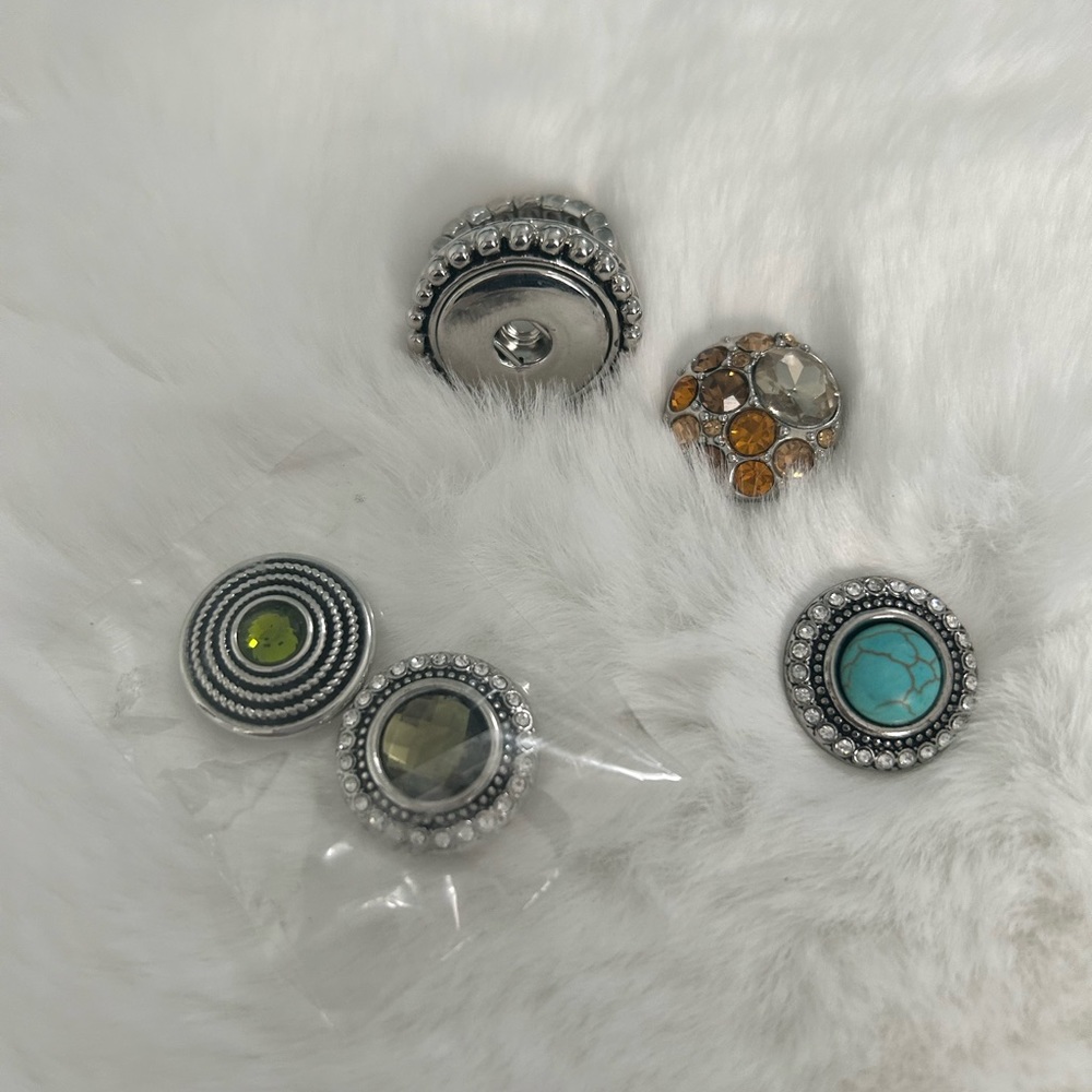 NWOT Stretchy Interchangeable Silver Ring
